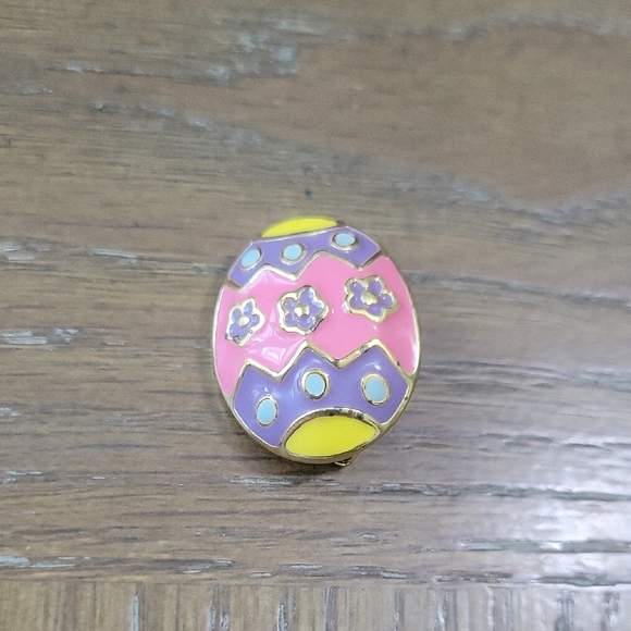 Colorful Pink, purple, yellow, Enamel Easter Egg Brooch in gold tone setting - Picture 1 of 3